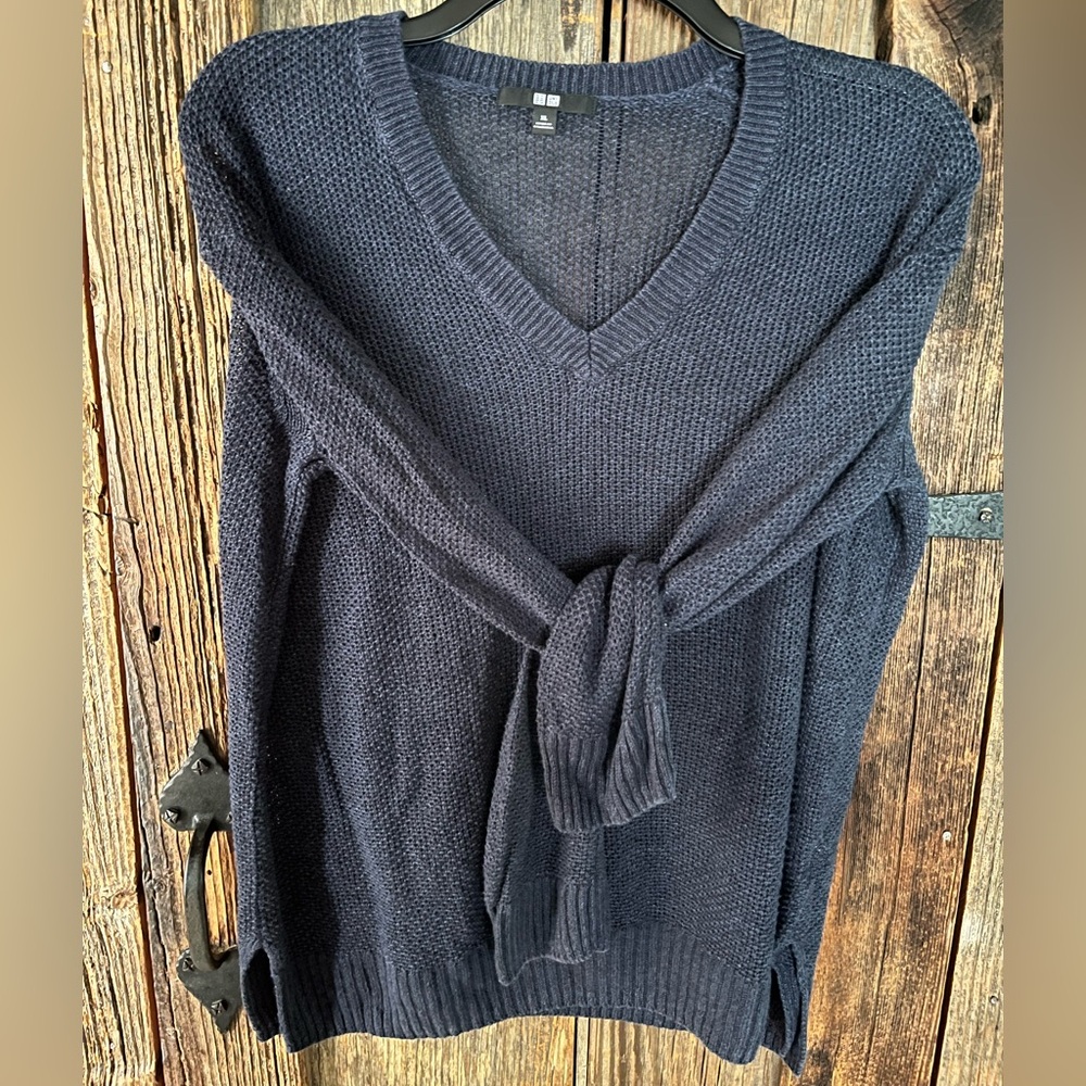Uniqlo Navy Blue V Neck Light Weight Sweater